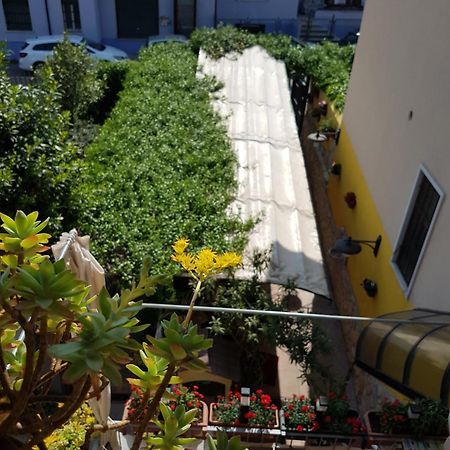 Dora Baltea Monolocale Primo Piano Mansarda Secondo Piano Verona Kültér fotó