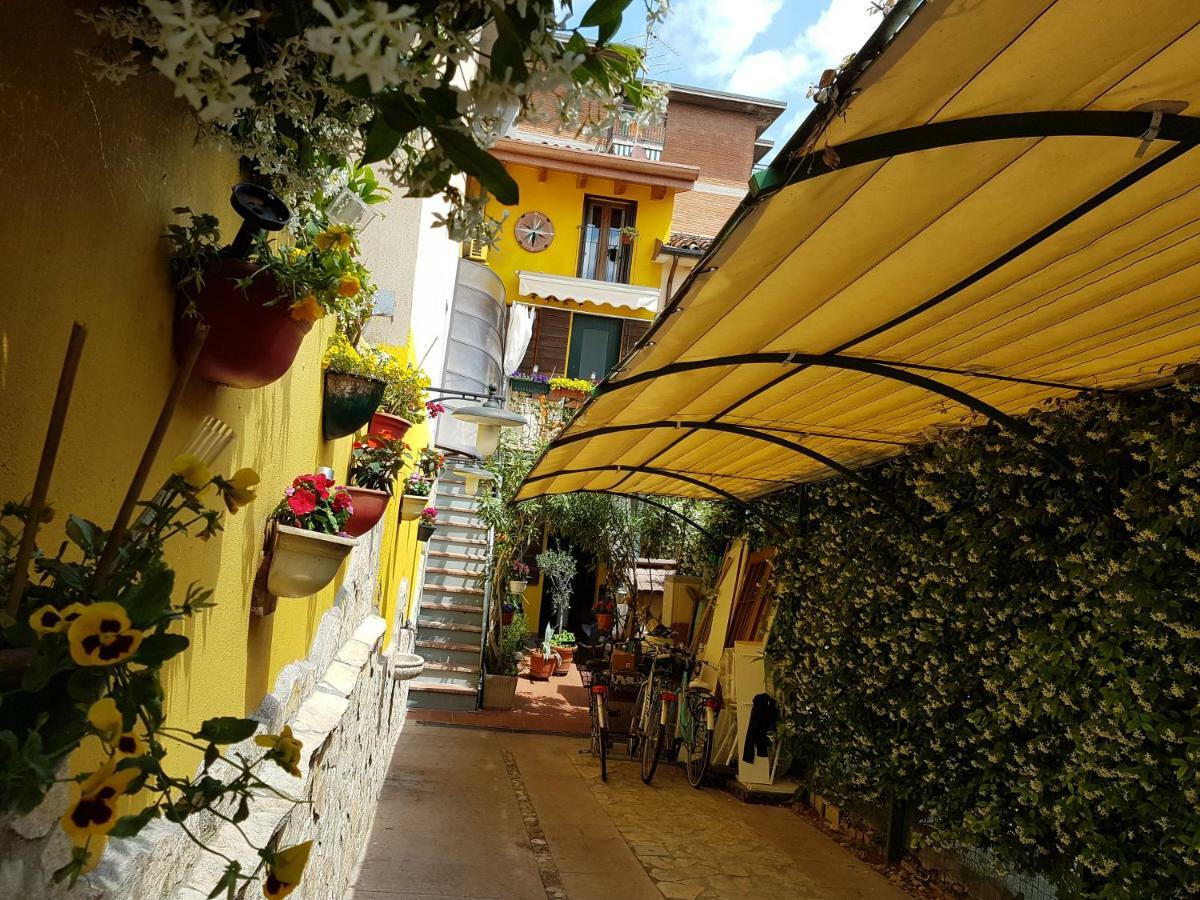 Dora Baltea Monolocale Primo Piano Mansarda Secondo Piano Verona Kültér fotó