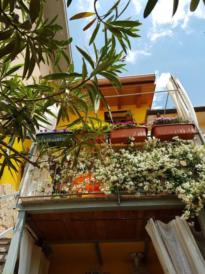 Dora Baltea Monolocale Primo Piano Mansarda Secondo Piano Verona Kültér fotó