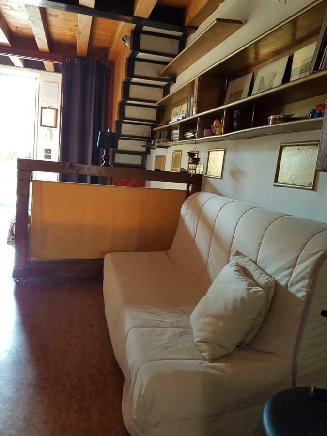 Dora Baltea Monolocale Primo Piano Mansarda Secondo Piano Verona Kültér fotó
