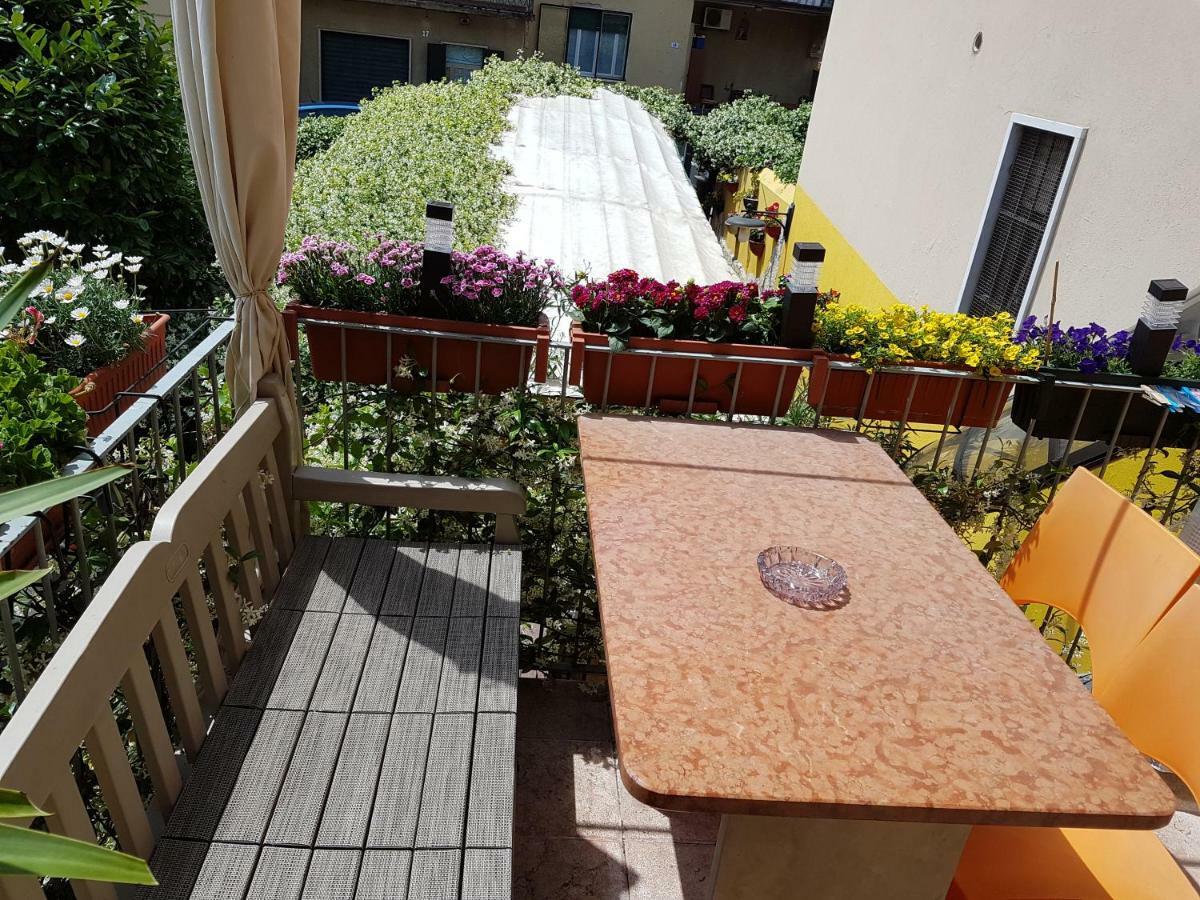 Dora Baltea Monolocale Primo Piano Mansarda Secondo Piano Verona Kültér fotó