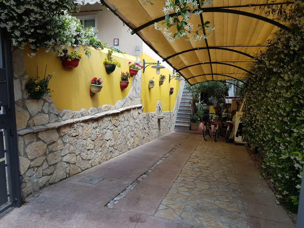 Dora Baltea Monolocale Primo Piano Mansarda Secondo Piano Verona Kültér fotó