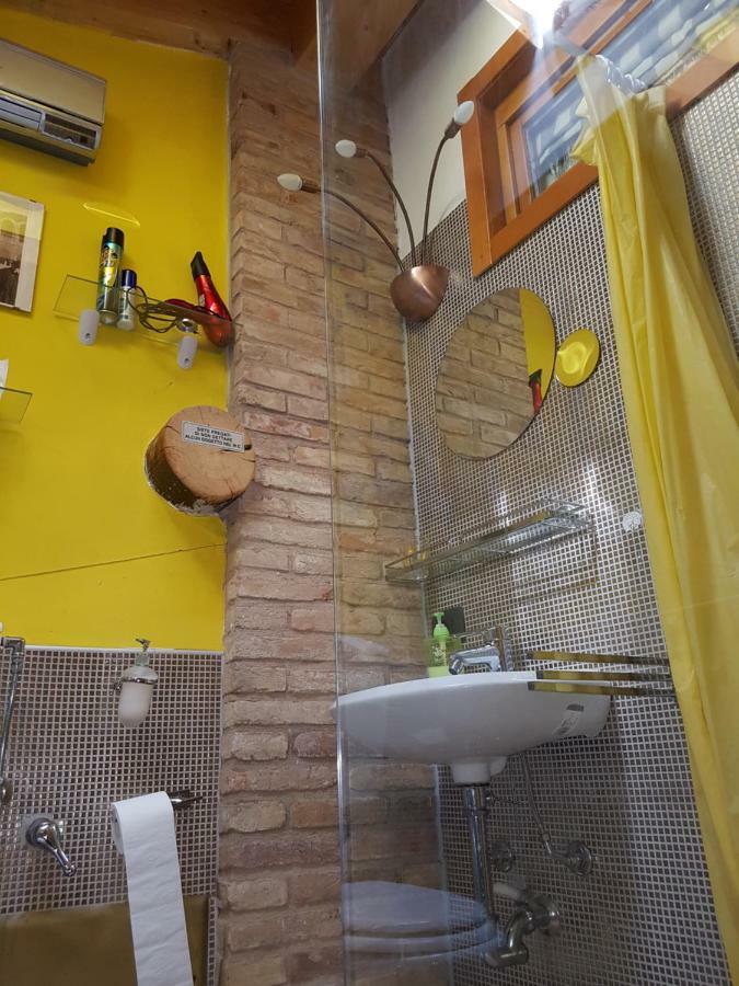 Dora Baltea Monolocale Primo Piano Mansarda Secondo Piano Verona Kültér fotó