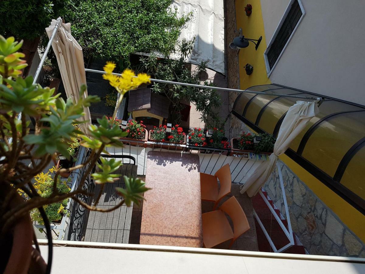 Dora Baltea Monolocale Primo Piano Mansarda Secondo Piano Verona Kültér fotó